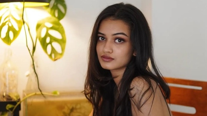 I feel insecure about how I look like and can't feel enough ?