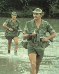 Am I the only one who thinks that shorts above the knee look really awkward on men?