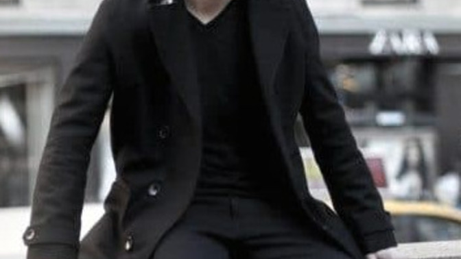 Girls, would you find it off-putting or nice if a guy almost always wore all-black clothing?