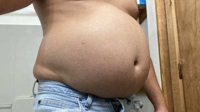 Girls, How much do you think I weight and should I gain or lose weight?
