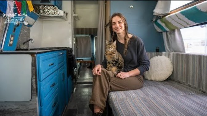 Would you date a girl that lives in a van with 2 cats?