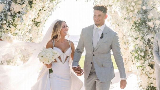 Should the words 'For better or for worse" in wedding vows be replaced with "for better and for growth"?