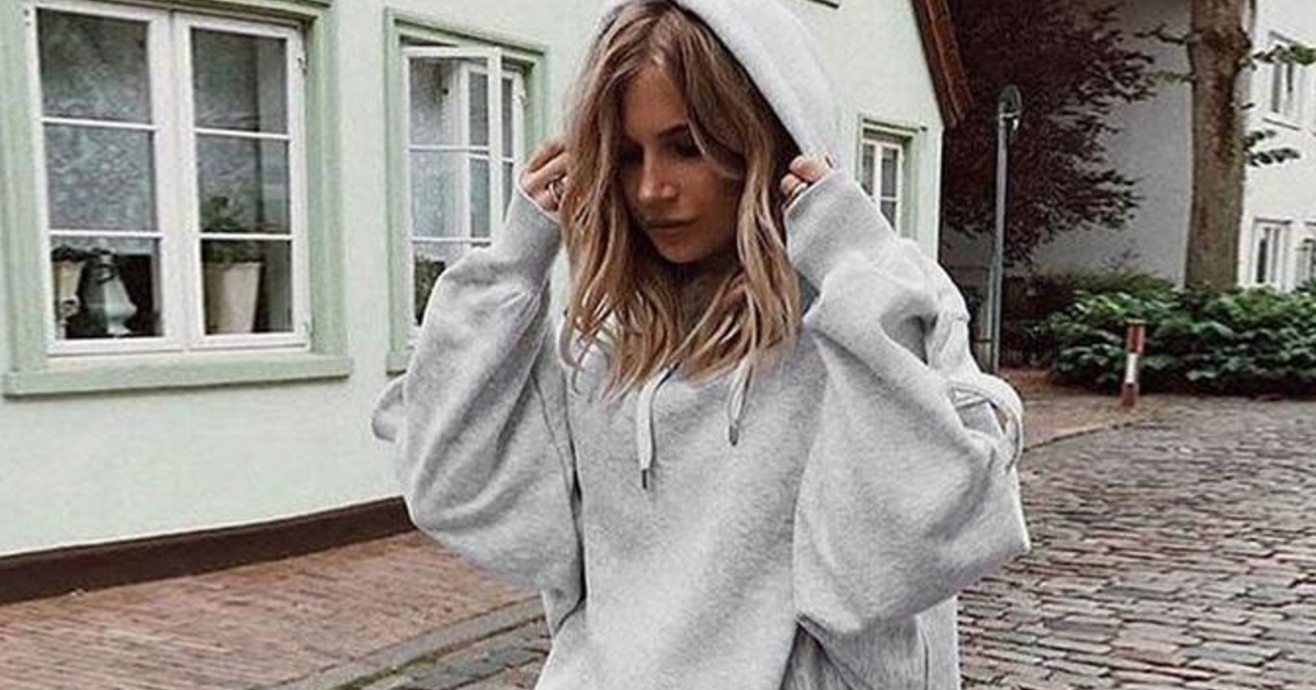 Why do women steal a mans hoodie? GirlsAskGuys