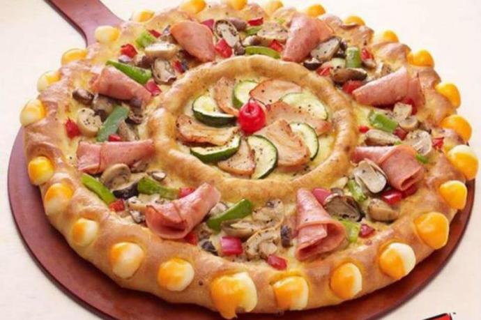 It's late at night, you're extremely hungry, and you have nothing to eat at home. What are you going to go out and eat?
