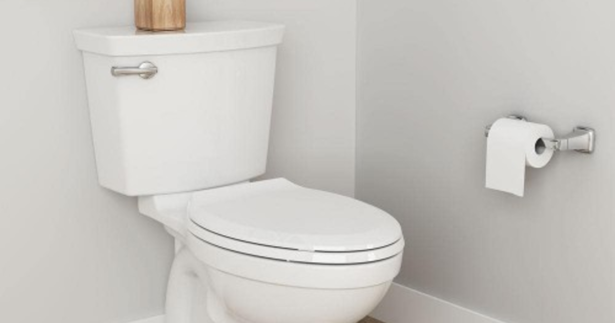 When you go poop/2 and you go to the bathroom do you have to sit and