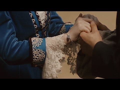 What does this kind of holding hands mean?