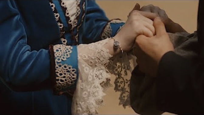 What does this kind of holding hands mean?