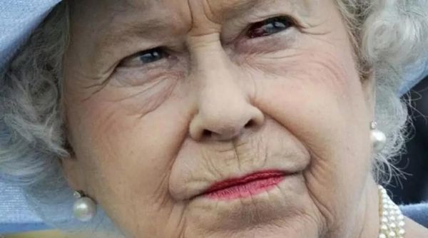 Is Elizabeth II really alien?