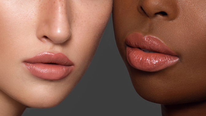 What kind of lips do you find attractive, thin lips or full lips (without botox)?