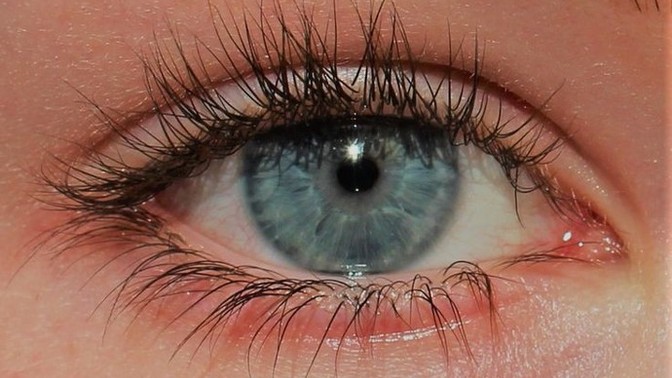 Which eye colour is the most attractive?