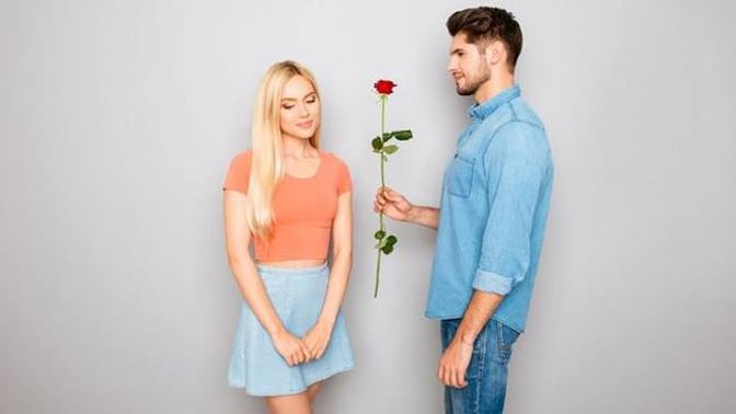 I asked her out she let me know she has a long distance boyfriend but still accepted me. Will the relationship be healthy?