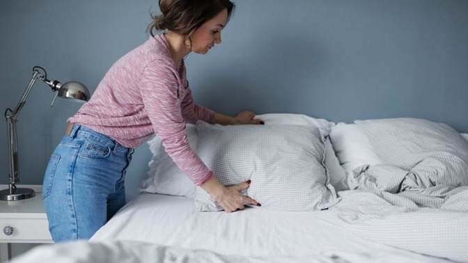 Do you make up your bed every day? Why or why not?