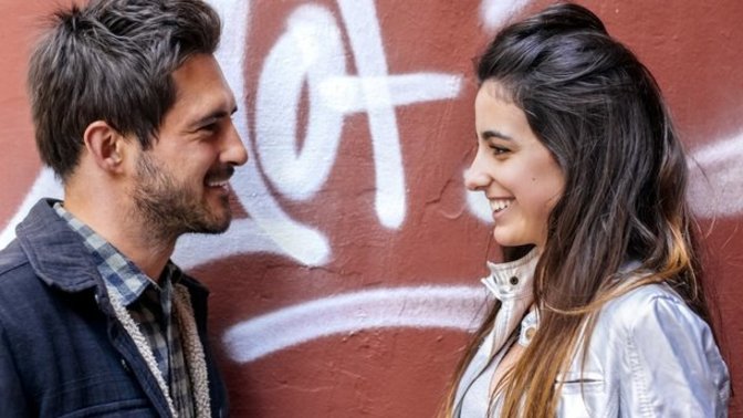 In dating, when should you meet girls: after 2 weeks, 1 month?