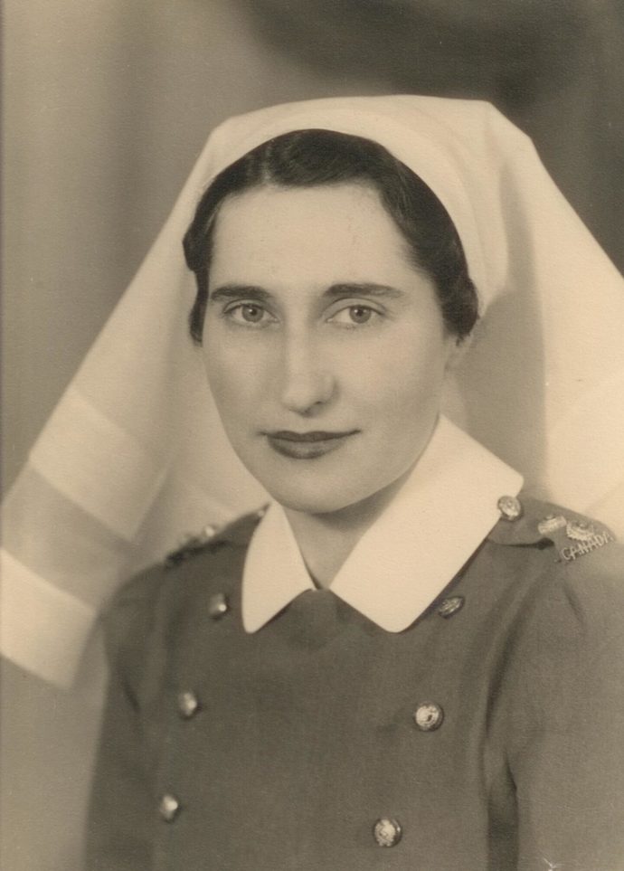 Does this woman look fully White or mixed-race?