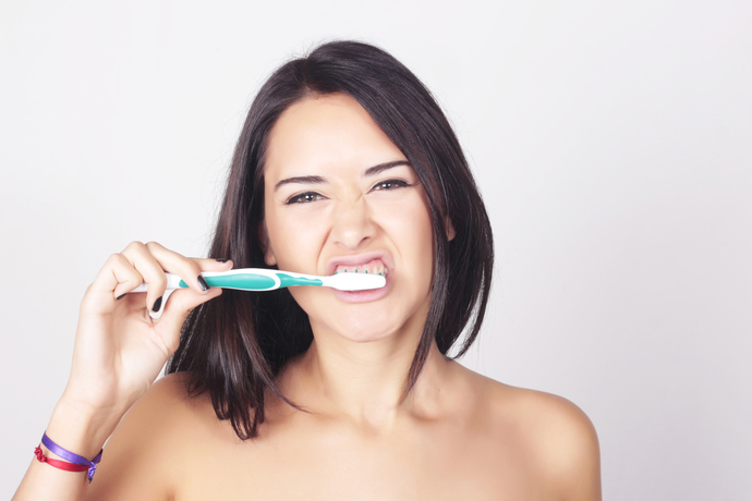 Do soft bristle toothbrushes clean your teeth?