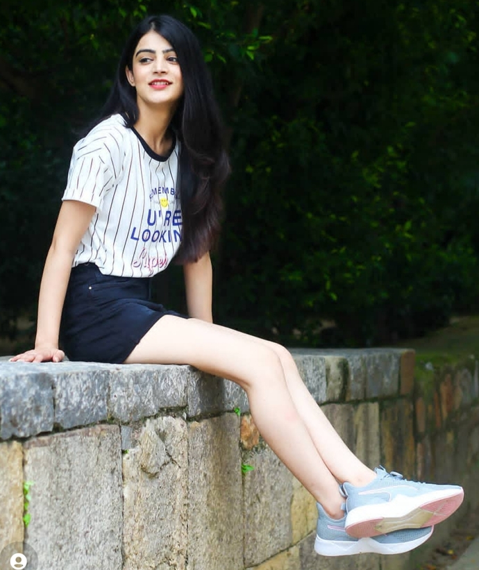 What type of Indian girl would a really handsome white man MARRY? What would she look like?