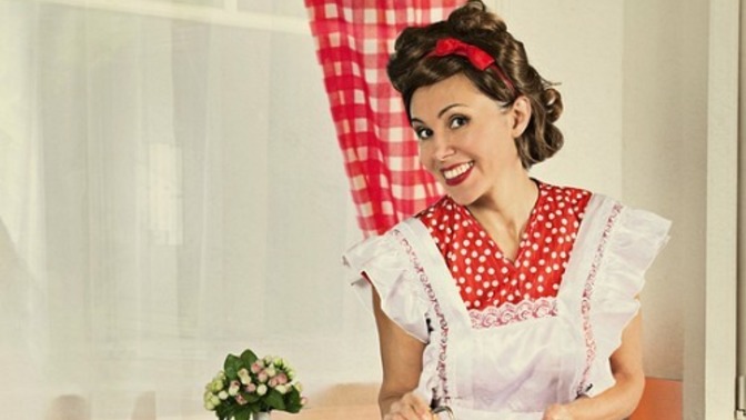 Do you agree that women should be housewives like they were back in the 20's-50's? Or do you believe that they should also work like the men do?