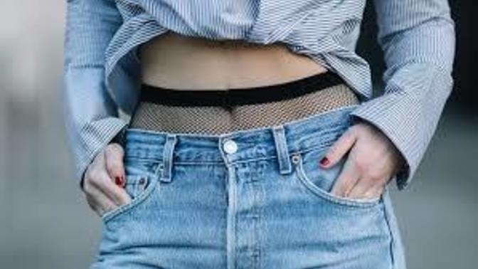 How do you feel about showing your stocking top, guys what do you like about your girl showing the same thing?