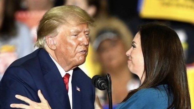 Is Trump going in for a kiss here?
