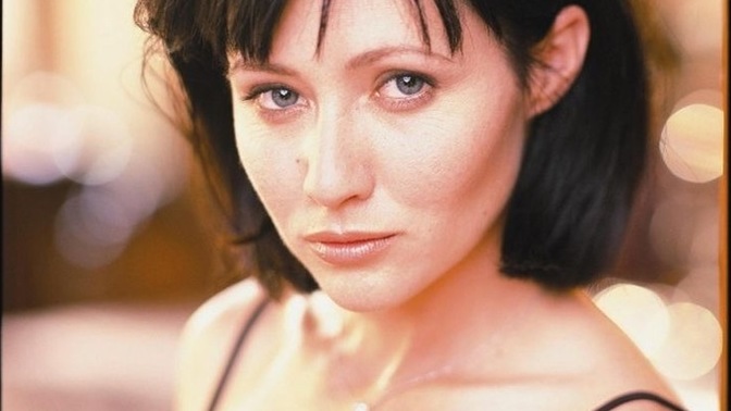 Who is the prettiest Charmed actress sister?