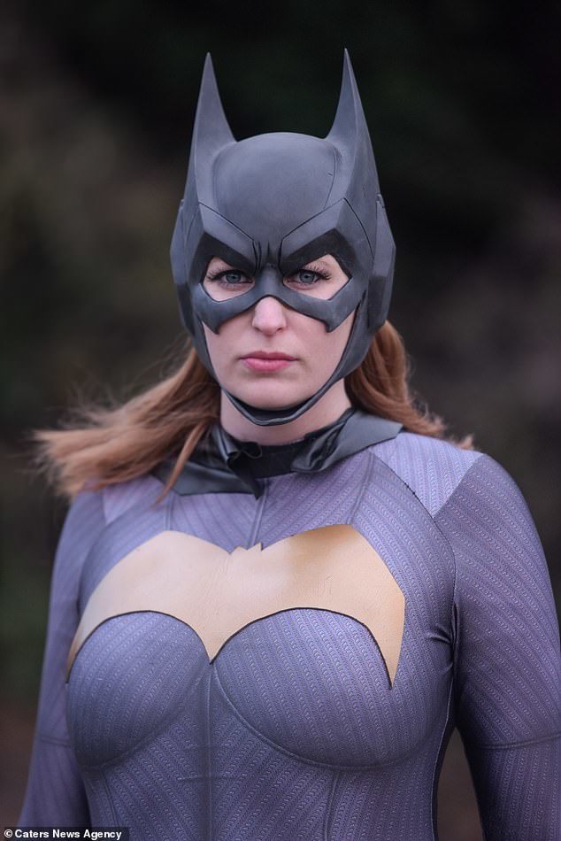 Kathy Hochul shows up to work... as Bat girl!