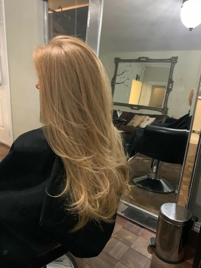 Which hair colour is more attractive on women?