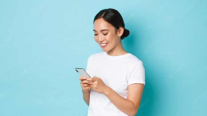 What would you think/feel if you caught your girlfriend looking at a naked woman when you look at her phone?