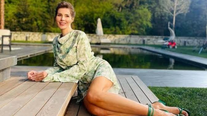Is a tall woman or a short woman attractive?