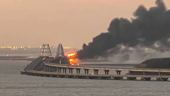 Crimean Bridge attack. Ukraine's latest successful mission against a major Russian military target again shows the weakness of Russian military?