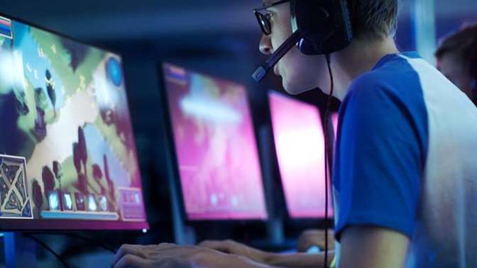 For all the gamer people out there, which one do you prefer? Keyboard-mouse? Or a controller?