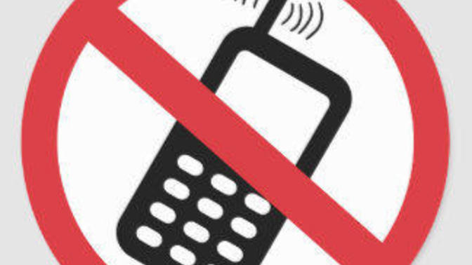 Could you be in relationship with someone that will never own a cellphone?