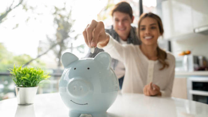 Who's more money-saving, men or women?