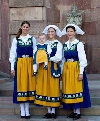 What is the traditional dress in your country? Do you wear it every day?