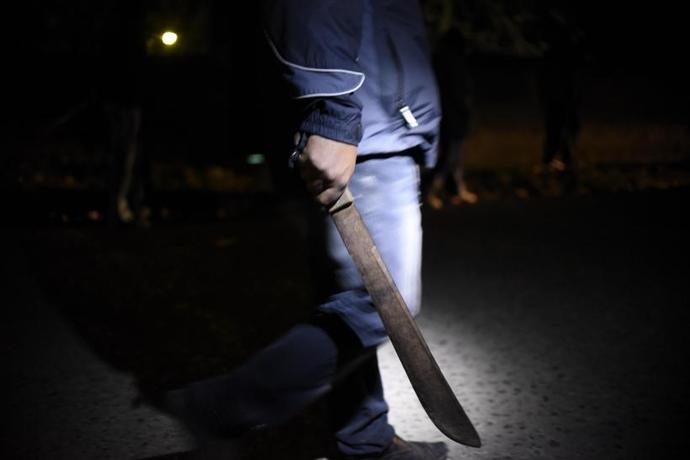 zombie outbreak, only these weapons available, what would you choose?