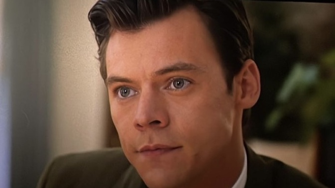 Uh.. Harry Styles 🥵🥵🥵 AM I RIGHT?