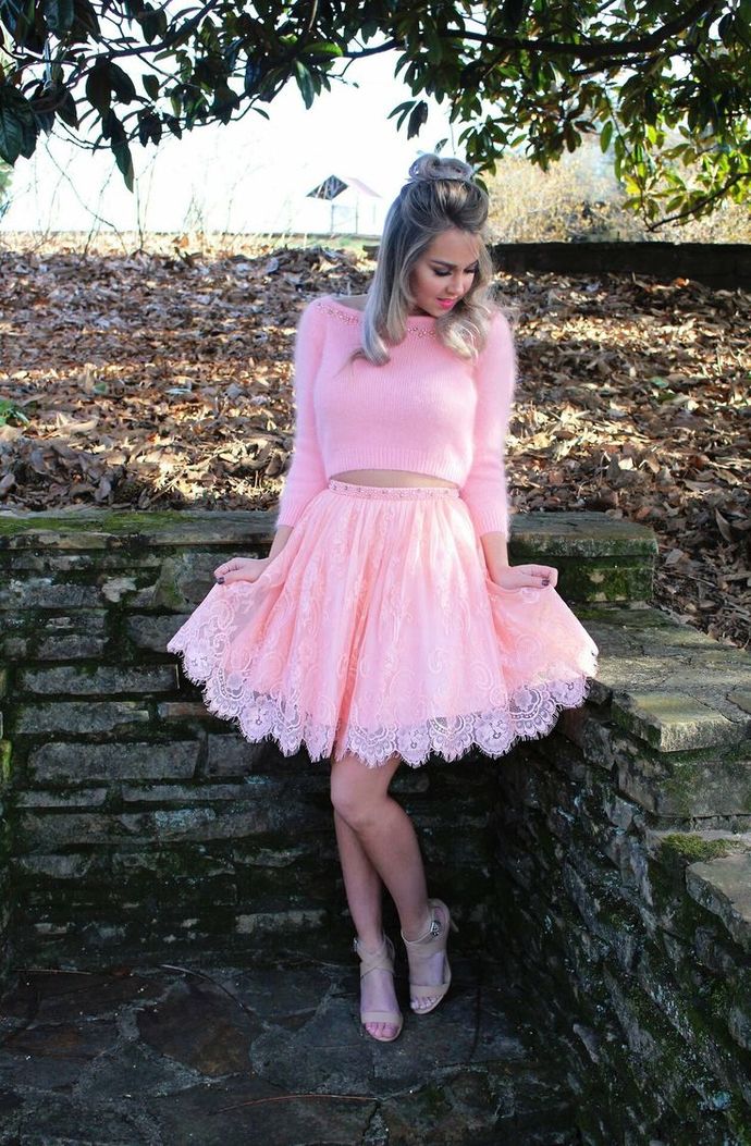 Guys, do you like women who dress like a tomboy? Or would you prefer her to dress more feminine?