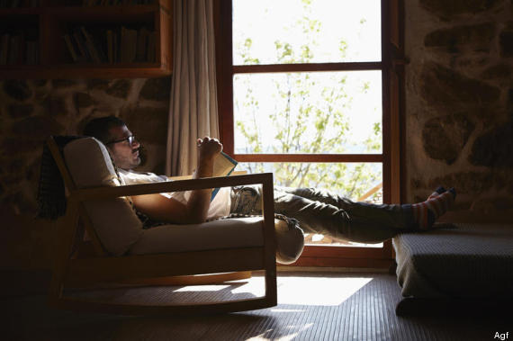 This is so sexy. I keep using this photo again cause I like it so much. I want to be there, in another chair, doing the same.