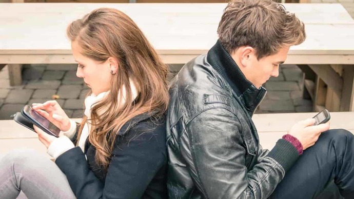 Is it moral to stay with someone while looking for someone else?