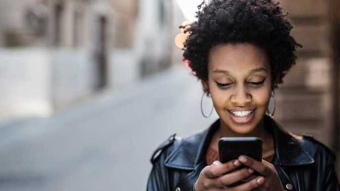 Does talking to someone else while you’re not yet in a relationship count as “cheating”?