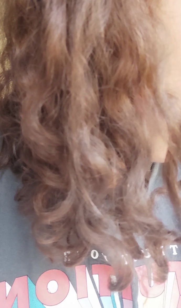 Should I straighten my hair please advise?