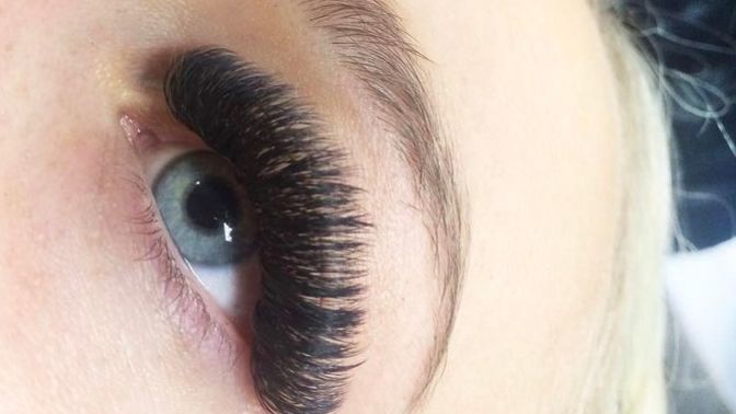 Do you think fake eyelashes are tacky? If so how do you get enough lift and volume from mascara? Do the men think it’s tacky?