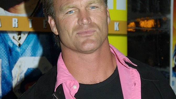 Is this a strong/chiseled or normal jaw?
