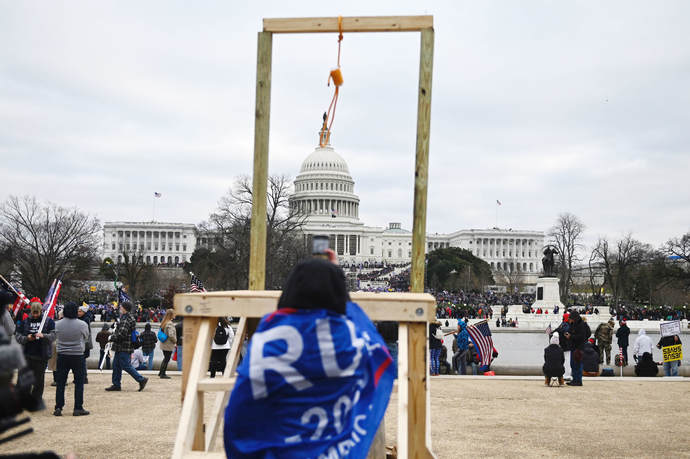 Should FBI be completely shut down for corruption until it can be vetted?