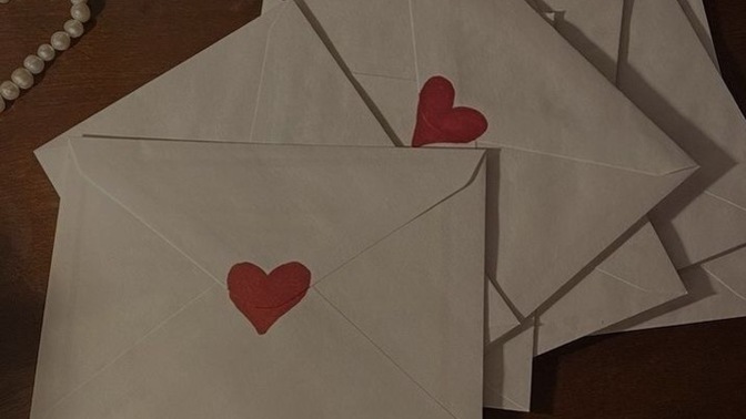 Guys, does it matter if your girlfriend/ wife gives you cheap like love letters?