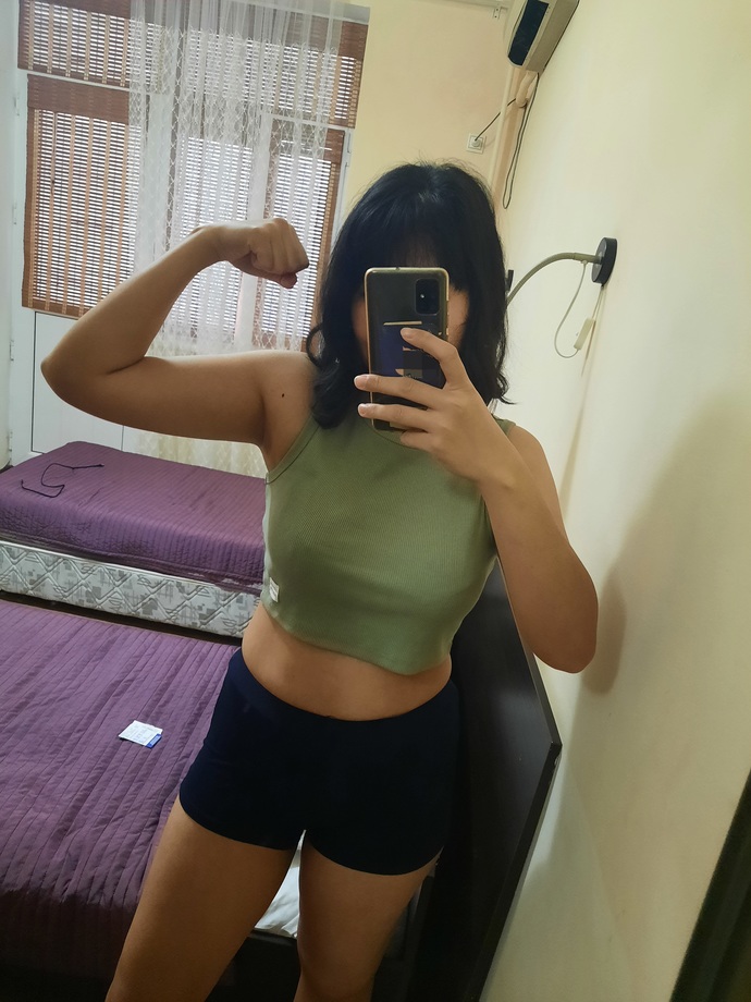 Should girls do biceps?