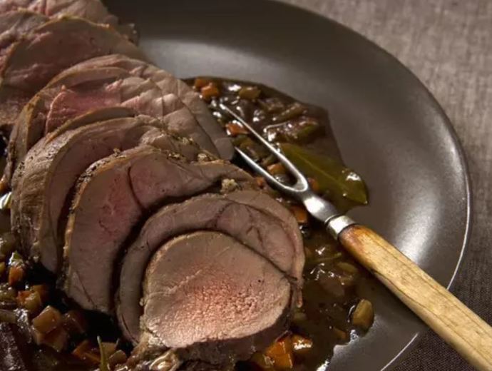 Wine marinated venison roast with forest mushroom in dark roast sauce?