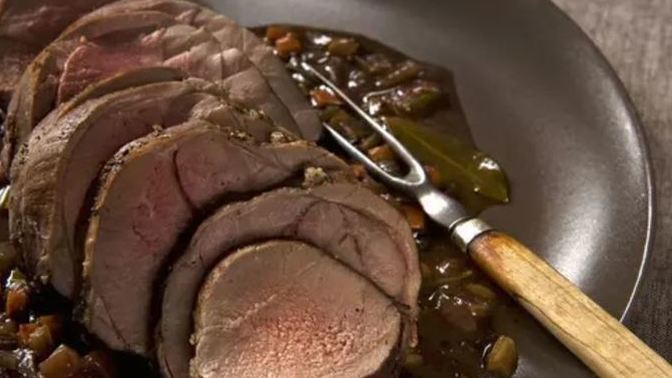 Wine marinated venison roast with forest mushroom in dark roast sauce?