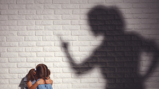 Should there be a law that narcissists be prohibited to have children?