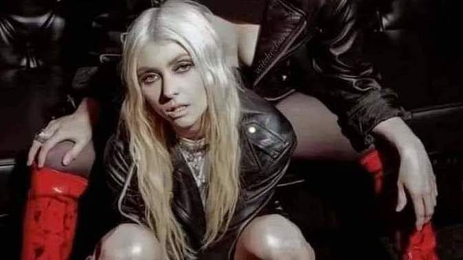Thoughts on these two sexy ladies: Lizzy Hale and Taylor Momsen?