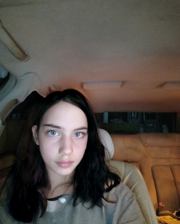 Im a straight guy I wear makeup and I dont own any male clothing how many girls are interested?
